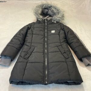 CALVIN KLEIN GIRLS PUFFER COAT. SIZE 6X , BLACK , GRAY